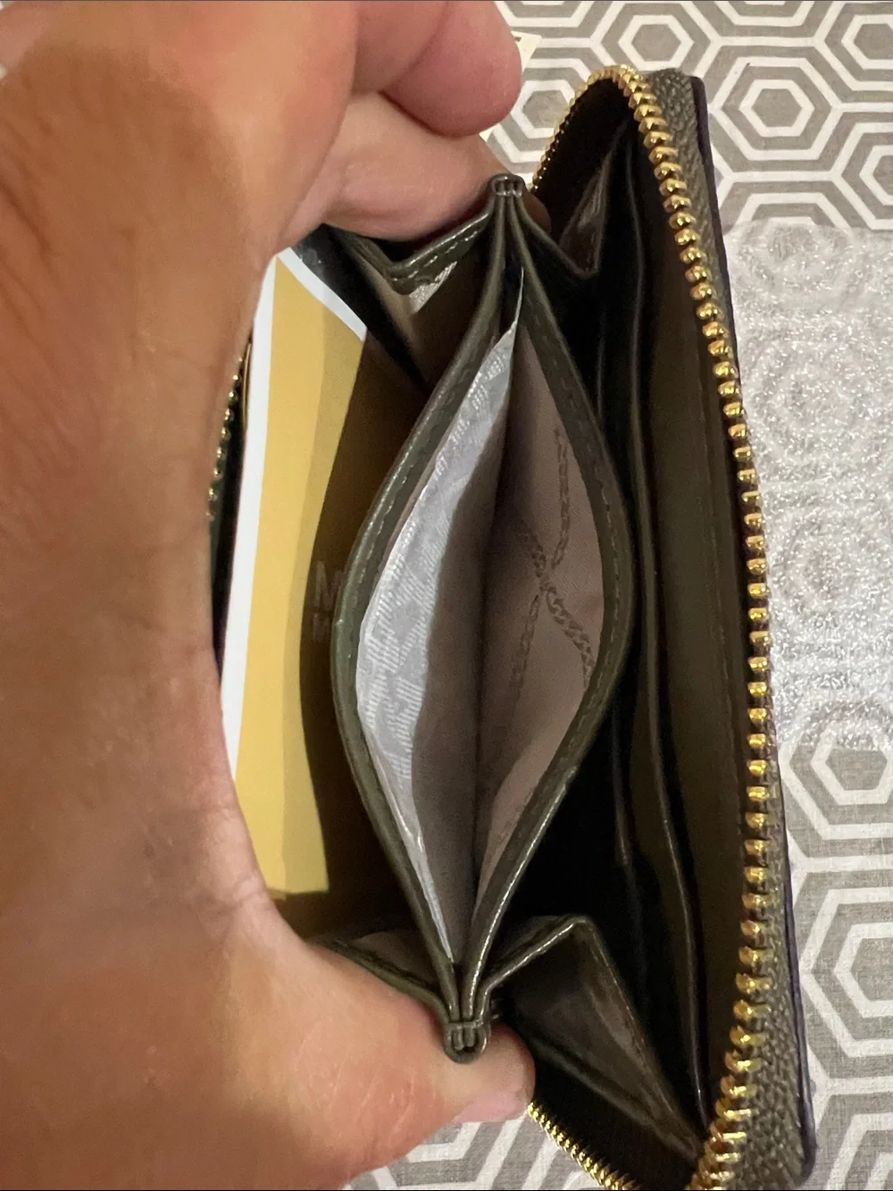 Michael Kors jet set Olive Logo Zip Card Case with Gold Hardware